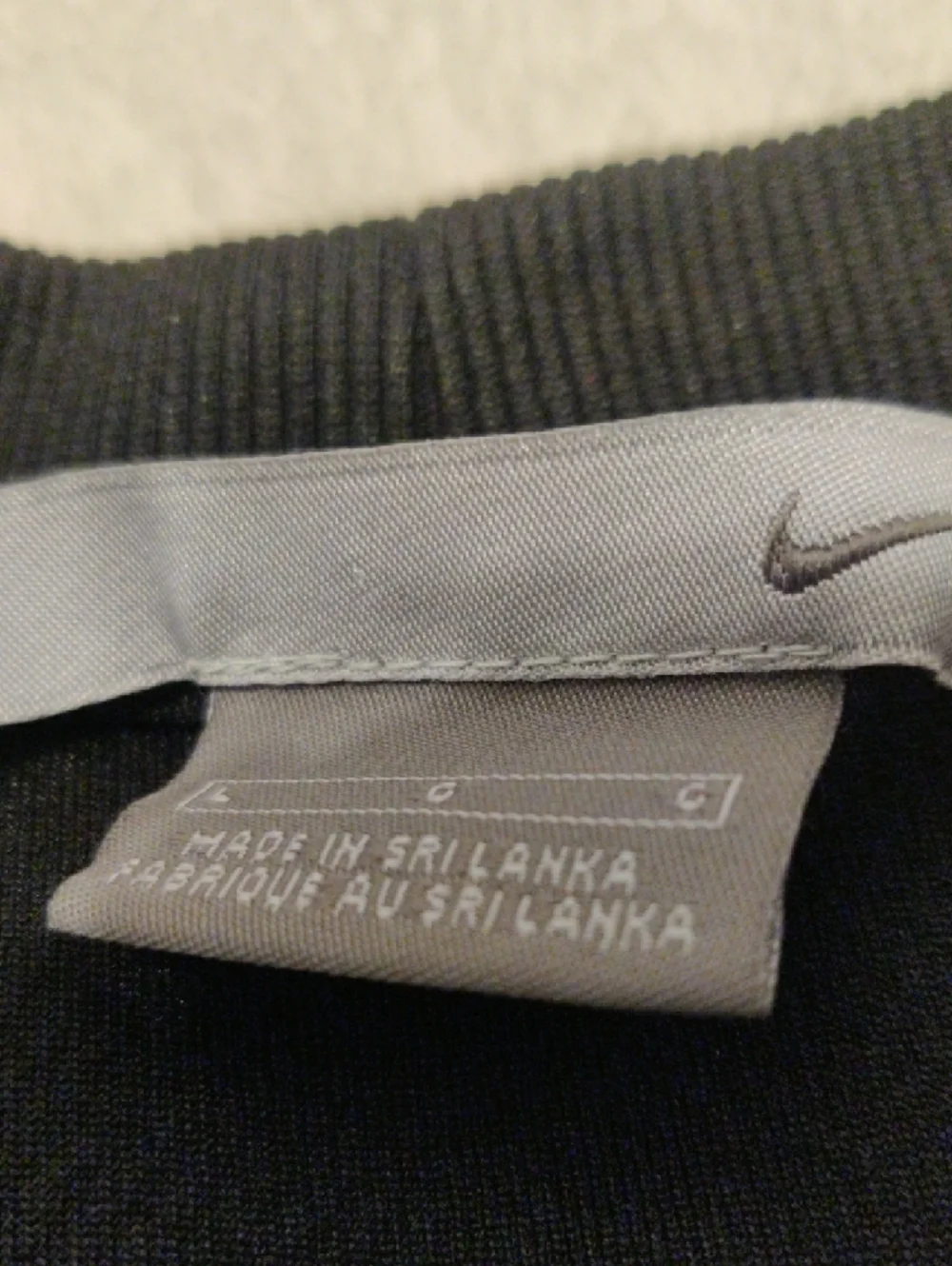 Nike Black Crew Sweatshirt with White Sleeve Panels